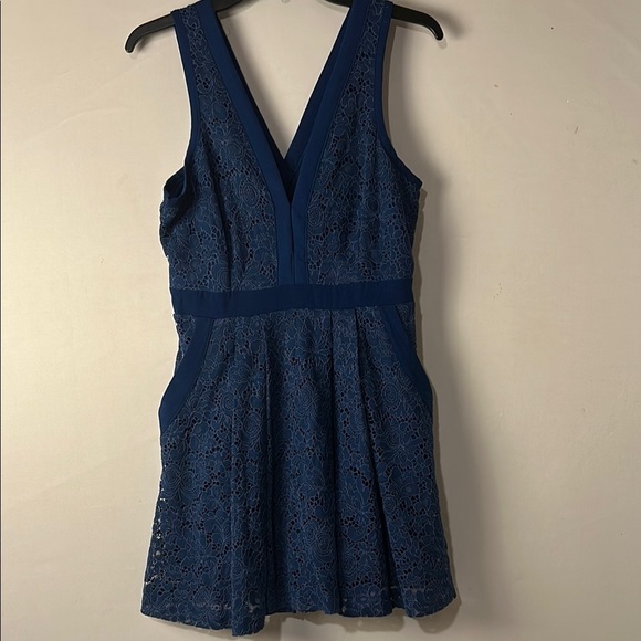 FREE PEOPLE Lovely In Lace Black Mini Dress Blue Pockets Zip Size Small Petite - Picture 4 of 9